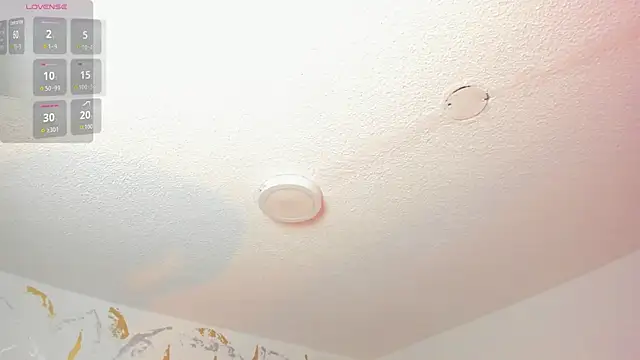 Snapshot of Cristal_Velle chatting on April 28, 2026, 1:04 pm Cristal Velle online show from April 28, 2026, 1:04 pm