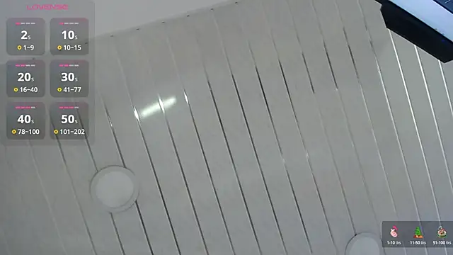 Snapshot of Cristal_Velle chatting on September 30, 2025, 12:44 pm Cristal Velle online show from September 30, 2025, 12:44 pm