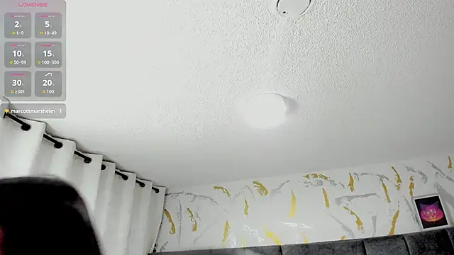 Snapshot of Cristal_Velle chatting on December 3, 2025, 12:37 pm Cristal Velle online show from December 3, 2025, 12:37 pm