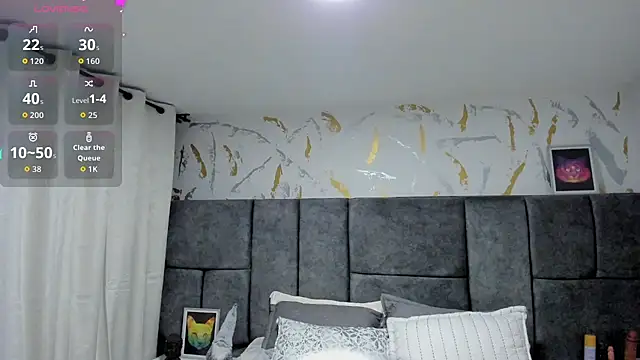 Snapshot of Cristal_Velle chatting on November 28, 2025, 12:38 pm Cristal Velle online show from November 28, 2025, 12:38 pm