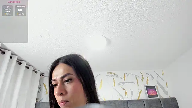 Snapshot of Cristal_Velle chatting on November 12, 2025, 12:42 pm Cristal Velle online show from November 12, 2025, 12:42 pm