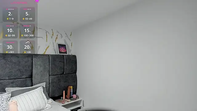 Snapshot of Cristal_Velle chatting on November 23, 2025, 12:26 pm Cristal Velle online show from November 23, 2025, 12:26 pm