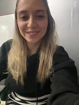 Snapshot of Isabella_Varella chatting on February 4, 2026, 12:44 pm Isabella Varella online show from February 4, 2026, 12:44 pm