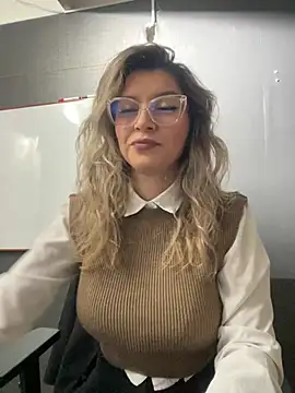 Snapshot of Isabella_Varella chatting on February 2, 2026, 12:59 pm Isabella Varella online show from February 2, 2026, 12:59 pm