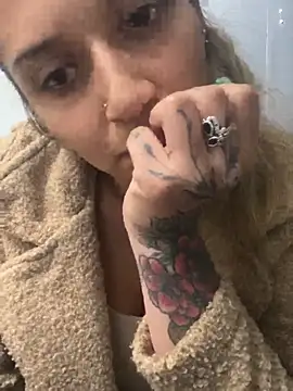 Snapshot of Isabella_Varella chatting on February 16, 2026, 12:37 pm Isabella Varella online show from February 16, 2026, 12:37 pm