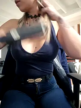 Isabella Varella online show from October 9, 2025, 12:49 pm