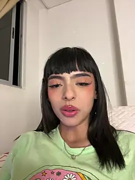 Snapshot of ZaraLuuv chatting on September 18, 2025, 3:20 am ZaraLuuv online show from September 18, 2025, 3:20 am
