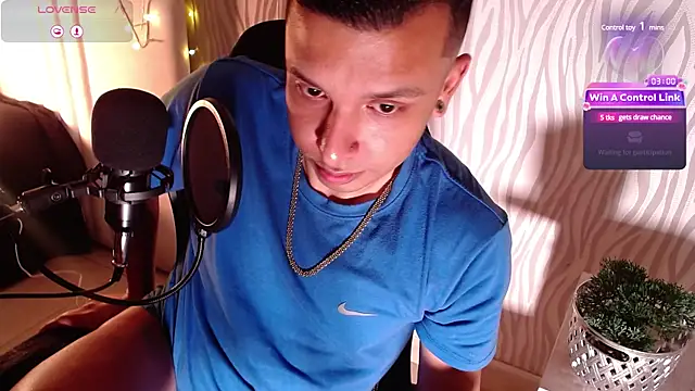 Snapshot of connor_steel2 chatting on March 7, 2025, 11:27 pm connor steel2 online show from March 7, 2025, 11:27 pm