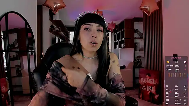 Snapshot of Saraa_Desiree chatting on February 19, 2026, 7:33 pm Saraa Desiree online show from February 19, 2026, 7:33 pm