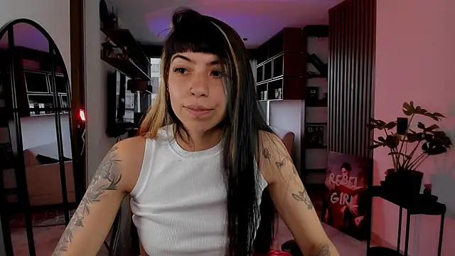 Snapshot of Saraa_Desiree chatting on February 14, 2026, 8:53 pm Saraa Desiree online show from February 14, 2026, 8:53 pm