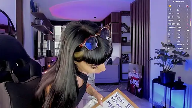 Snapshot of Saraa_Desiree chatting on February 10, 2026, 9:03 pm Saraa Desiree online show from February 10, 2026, 9:03 pm