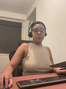 Melia Rayne online show from February 3, 2026, 10:53 am