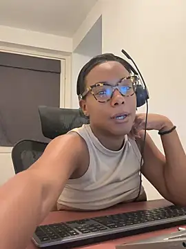 Melia Rayne online show from July 14, 2026, 10:21 am