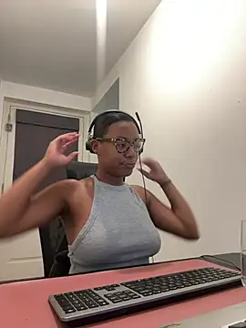Melia Rayne online show from July 22, 2026, 11:12 am