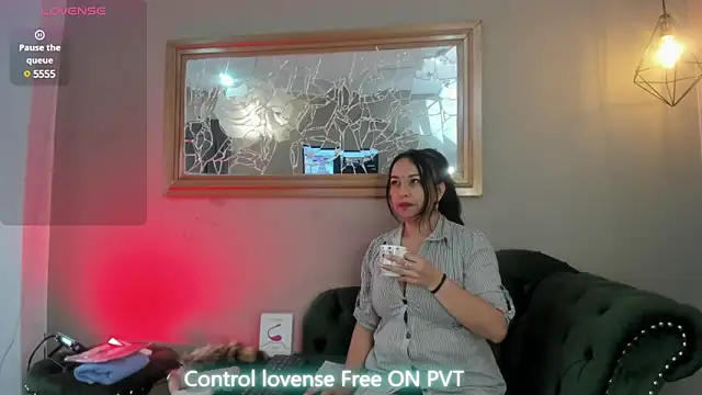 Snapshot of Chanel_milff_ chatting on March 12, 2025, 12:15 pm Chanel milff online show from March 12, 2025, 12:15 pm