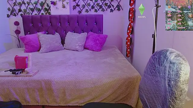 Snapshot of Anny__cute chatting on December 16, 2025, 8:35 pm Anny cute online show from December 16, 2025, 8:35 pm