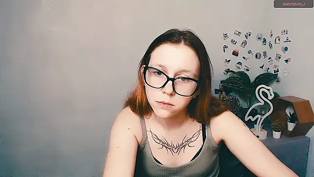 Snapshot of _MiraGold_ chatting on November 18, 2025, 7:06 pm MiraGold online show from November 18, 2025, 7:06 pm