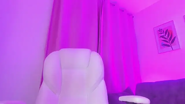 gaaby foxx online show from April 18, 2026, 8:09 pm