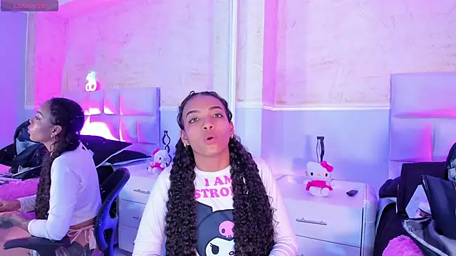 Snapshot of SarahLynn7 chatting on March 19, 2025, 8:54 pm SarahLynn7 online show from March 19, 2025, 8:54 pm