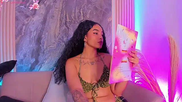 Snapshot of SarahLynn7 chatting on October 16, 2025, 11:35 pm SarahLynn7 online show from October 16, 2025, 11:35 pm