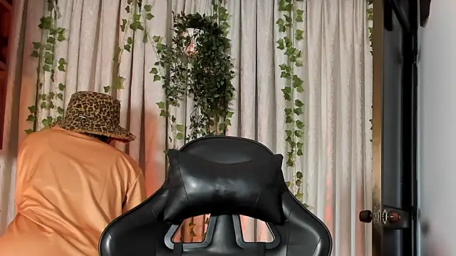 SarahLynn7 online show from February 15, 2026, 10:52 pm