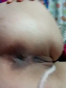 Snapshot of sarayulith chatting on February 22, 2026, 4:30 pm sarayulith online show from February 22, 2026, 4:30 pm