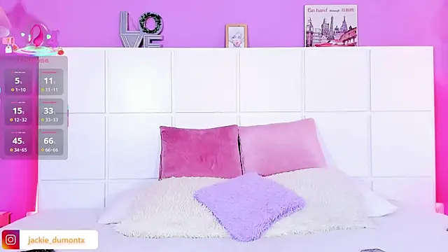 JackieDumont1 online show from October 10, 2025, 7:15 pm