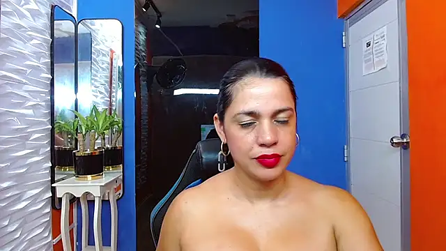 tatiana lc online show from March 11, 2025, 6:41 am