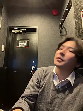 Snapshot of waka3232 chatting on February 4, 2026, 11:05 am waka3232 online show from February 4, 2026, 11:05 am