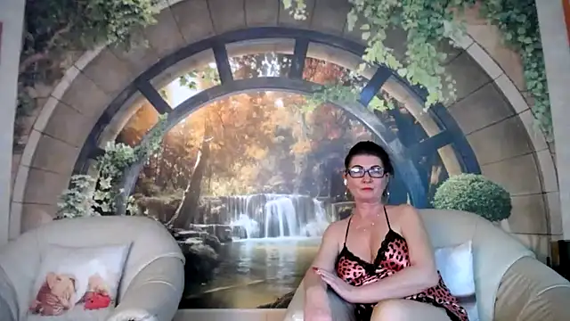 Snapshot of Kathylovexxx chatting on April 2, 2026, 2:24 pm Kathylovexxx online show from April 2, 2026, 2:24 pm