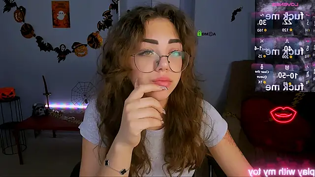 kiki swan online show from October 28, 2025, 6:56 am