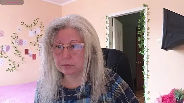 Snapshot of Wane_Witch chatting on April 26, 2026, 8:44 am Wane Witch online show from April 26, 2026, 8:44 am