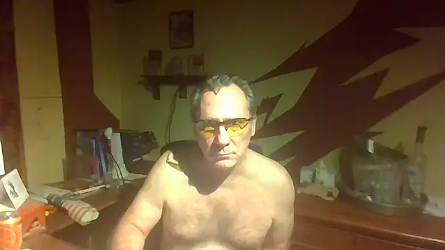 HunkofRock online show from May 19, 2026, 1:56 am