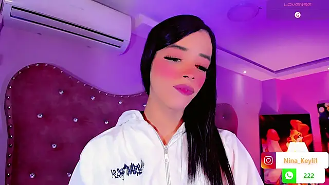 Nina Keyli online show from December 3, 2025, 9:14 pm