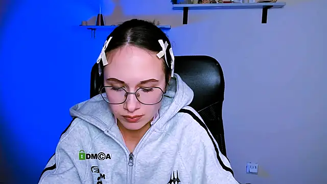 Snapshot of mona_cloud chatting on January 31, 2026, 8:29 pm mona cloud online show from January 31, 2026, 8:29 pm