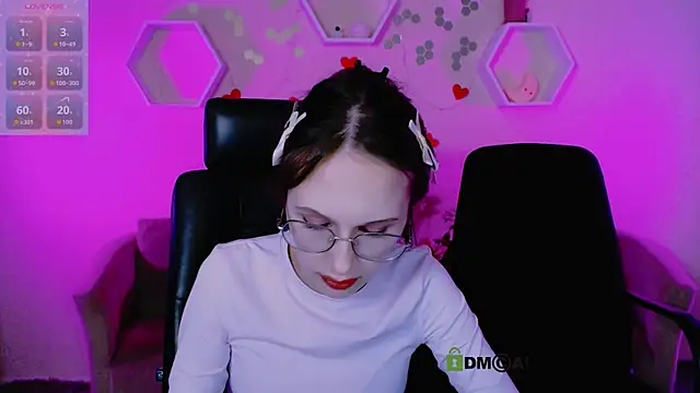 Snapshot of mona_cloud chatting on October 11, 2025, 11:39 pm mona cloud online show from October 11, 2025, 11:39 pm