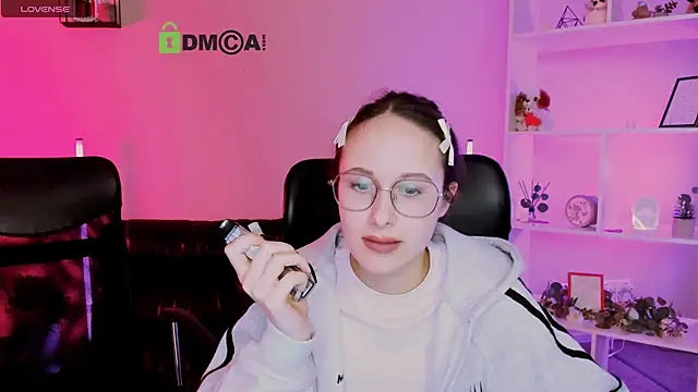 mona cloud online show from December 16, 2025, 12:15 am