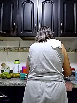 victoria wayne online show from December 1, 2025, 9:54 am