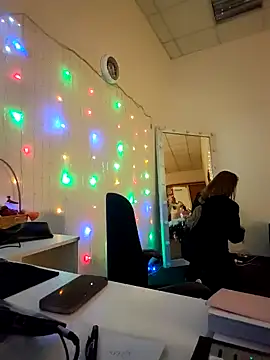 Snapshot of Juicy_PeachLux chatting on April 1, 2026, 2:36 pm Juicy PeachLux online show from April 1, 2026, 2:36 pm