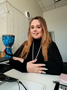 Snapshot of Juicy_PeachLux chatting on March 22, 2026, 5:53 am Juicy PeachLux online show from March 22, 2026, 5:53 am