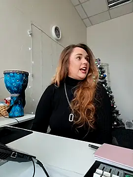 Juicy PeachLux online show from December 14, 2025, 8:09 am