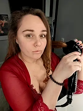 Snapshot of Juicy_PeachLux chatting on March 7, 2026, 4:30 am Juicy PeachLux online show from March 7, 2026, 4:30 am