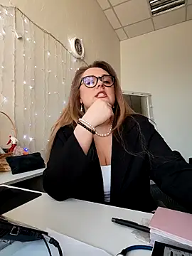 Snapshot of Juicy_PeachLux chatting on March 26, 2026, 7:06 am Juicy PeachLux online show from March 26, 2026, 7:06 am