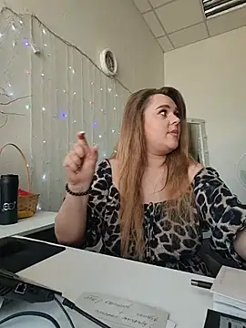 Juicy PeachLux online show from May 16, 2026, 10:36 am