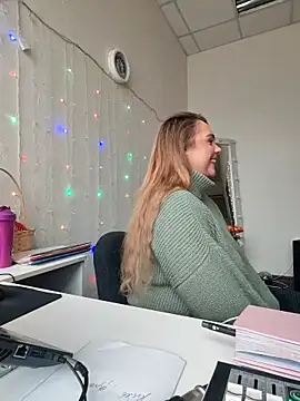 Snapshot of Juicy_PeachLux chatting on April 9, 2026, 8:53 am Juicy PeachLux online show from April 9, 2026, 8:53 am