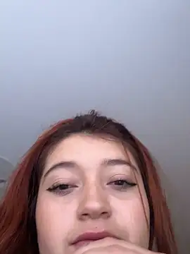 Karina Leon online show from May 13, 2026, 8:05 pm
