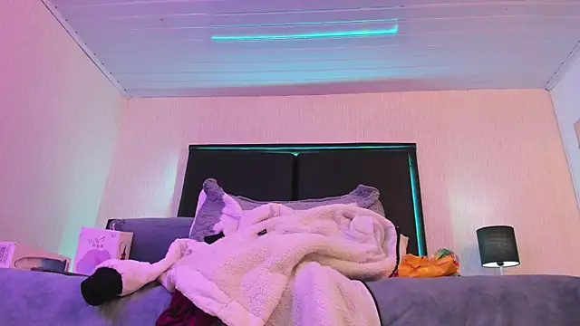 Snapshot of CejotaFoster chatting on March 7, 2025, 1:53 am CejotaFoster online show from March 7, 2025, 1:53 am