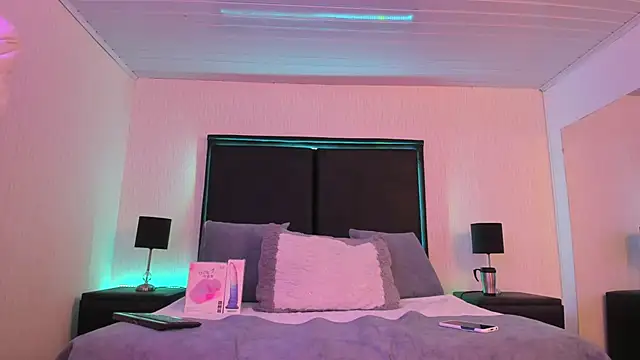 Snapshot of CejotaFoster chatting on March 6, 2025, 7:43 pm CejotaFoster online show from March 6, 2025, 7:43 pm