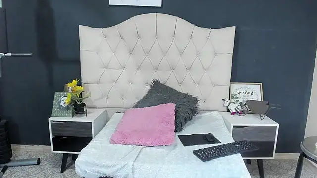 Alexa Bravva online show from March 13, 2025, 7:09 am