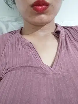 saraaxx1 online show from July 8, 2026, 9:32 am